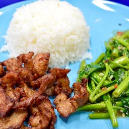 ข้าวผัดผักบุ้ง  + หมูทอดน้ำปลา