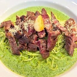 พาสต้าซอสโหระพาเนื้อริบอาย