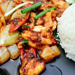 ข้าวราดผัดพริกเผา
