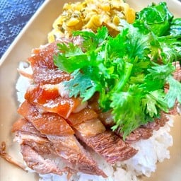 ข้าวขาหมู ธรรมดา (เนื้อ+หนัง)
