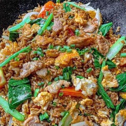 ข้าวผัดเนื้อ