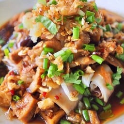 ก๋วยเตี๋ยวหลอดโบราณทรงเครื่อง