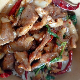 กะเพราคอหมูย่าง