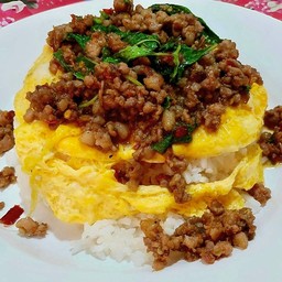 ข้าวกระเพราหมู+ไข่ข้น