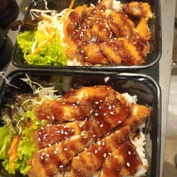 ข้าวไก่ทอดซอสพริกเกาหลี