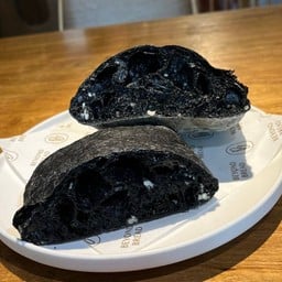Ciabatta charcoal & Feta cheese
