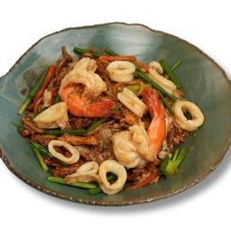 ผัดเส้นบะหมี่พม่าทะเล