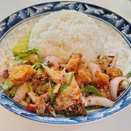 ข้าวหมูกรอบยำแซ่บ