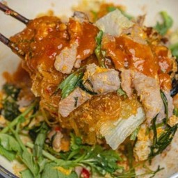 สุกี้แห้งไก่