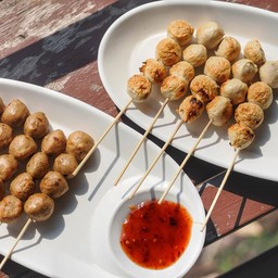 ลูกชิ้นปิ้ง