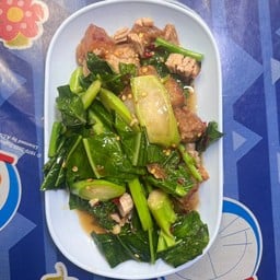 P&Pข้าวต้มและอาหารตามสั่ง อยู่ในตลาดเมืองทอง1ข้างร้านลาบแซ๋บนัว