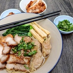 ร้านผัดไท ยายมาลี สามวาพลาซ่า