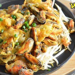 หอยทอดใส่เนื้อไก่