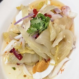 ยำเกี้ยมฉ่าย+ไข่เค็ม.