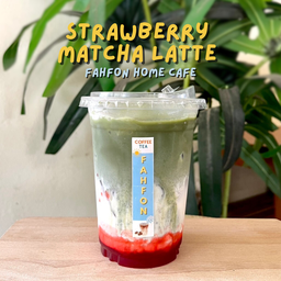 มัทฉะลาเต้สตรอว์เบอร์รี่