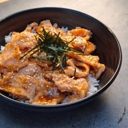 J BOWL เจ โบ ข้าวด้งสไตล์ญี่ปุ่น สามชุก