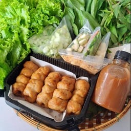 แหนมเนืองจัดชุด 5 ไม้ (ผักล้างหั่นพร้อมทาน)