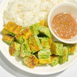 ข้าวไข่ชะอมน้ำพริกกะปิ
