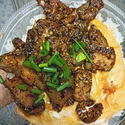 ไข่ข้นคอหมูย่างคลุกฝุ่น