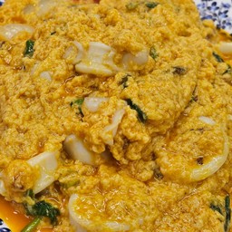 Stir Fried Squid With Curry Powder