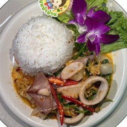 ผัดผงกระหรี่ปลาหมึก