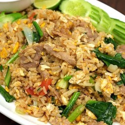 ข้าวผัดหมูชิ้น
