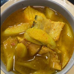 ชุดข้าว+แกงส้มเศษปลาแซลมอน ไข่เจียว