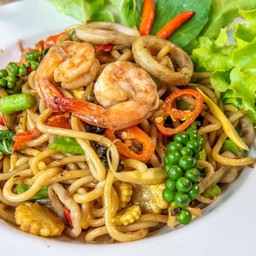 สปาเก้ตตี้ผัดขี้เมาทะเล