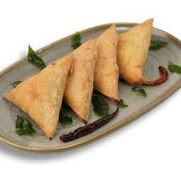 สโมซ่าใส่เนื้อแพะ