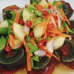 ยำไข่เยี่ยวม้า