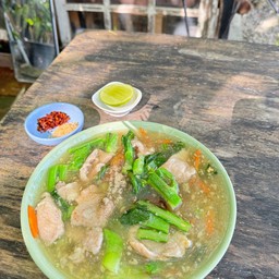 ราดหน้าหมูหมัก