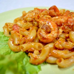 มักกะโรนีผัดซอสกุ้ง + แฮมทอด