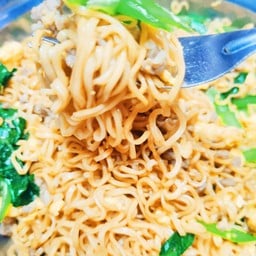 มาม่าผัดซีอิ๊ว ใจฟู(ร้านได้40บาท)