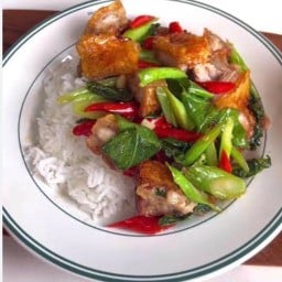 ก๋วยจั๊บหมูกรอบเจ้ดา เจ้าเก่า เพชรบูรณ์