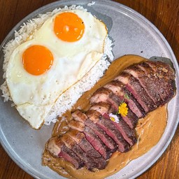 ข้าวเนื้อย่างบราวน์ซอส Lm