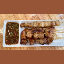 BBQ Pork or Beef (3 sticks) บาร์บีคิวหมูหรือเนื้อ (3 ไม้)