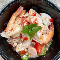 ครัวอิ่มอร่อย ยำแซ่บ กระเพราไข่ข้น