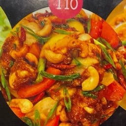 ไก่ผัดเม็ดมะม่วง