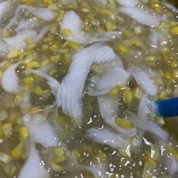 สาคูเปียกข้าวโพดมะพร้าวอ่อน