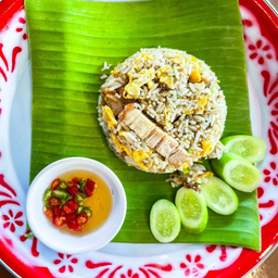 ข้าวผัดหมูกรอบ