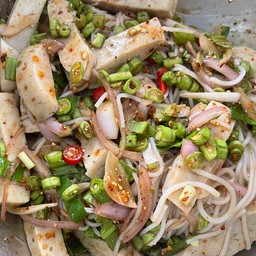 ยำขนมจีนหมูยอ