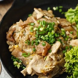 ก๊วยเตี่ยวคั่วไก่