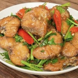ข้าวปลากะพง ผัดคื่นช่าย