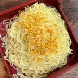 บะหมี่เหลืองกระเทียม