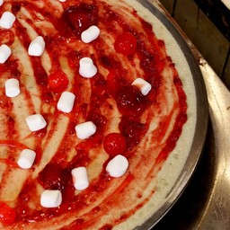 เครป สตอเบอรี่ มาชเมลโล่ (แยมสตอเบอรี่,เยลลี่แดง,มาชเมลโล่)