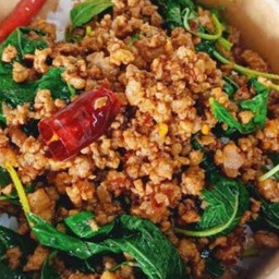 กะเพราหมูสับพริกแห้ง