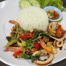 ข้าวกระเพราทะเล