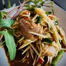 ตำปูปลาร้าตัว (ใส่ปลาร้าเป็นตัวๆ)