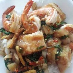 ผัดขี้เมาราดข้าว