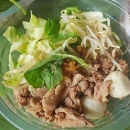 ก๋วยเตี๋ยว ข้าวกะเพรา